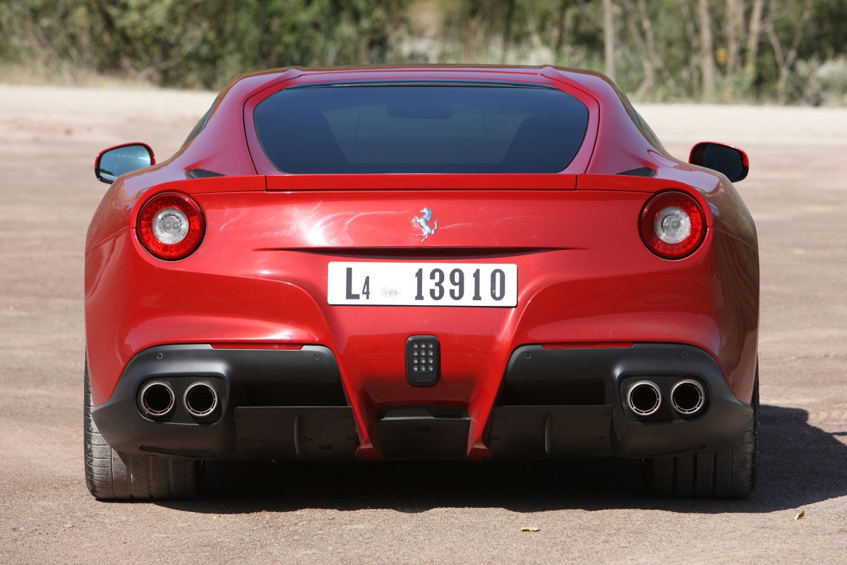 Ferrari F12berlinetta · Red — image 2