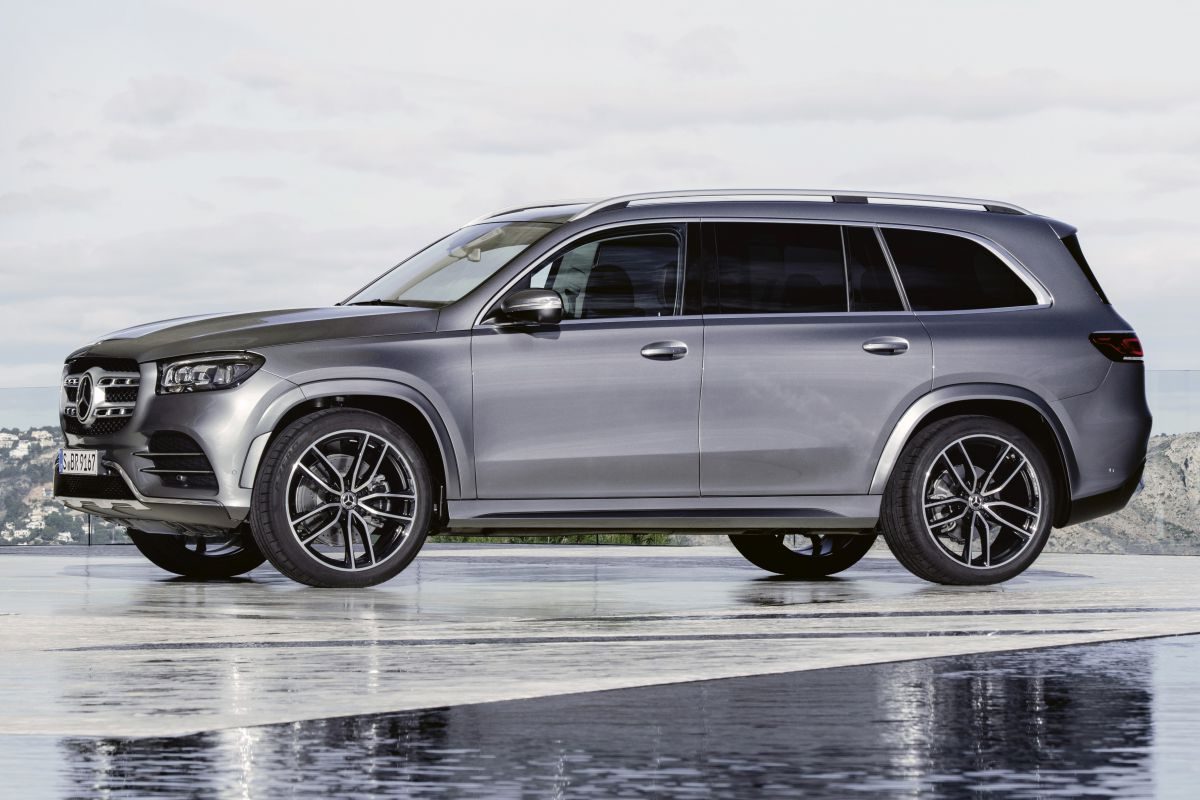 Mercedes-Benz GLS · Silver — image 3