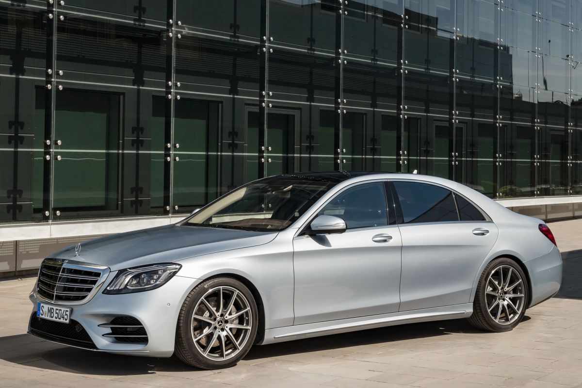 Mercedes-Benz S-Class · Silver — image 2