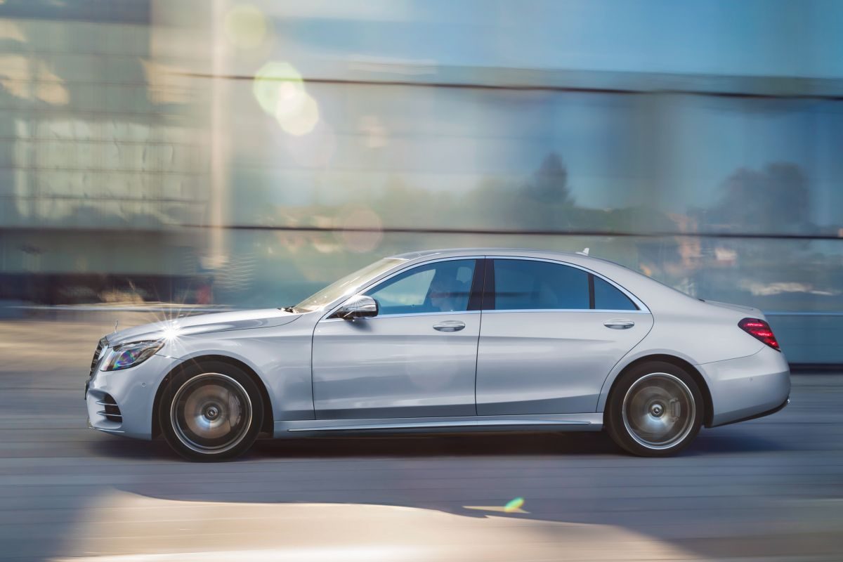 Mercedes-Benz S-Class · Silver — image 3