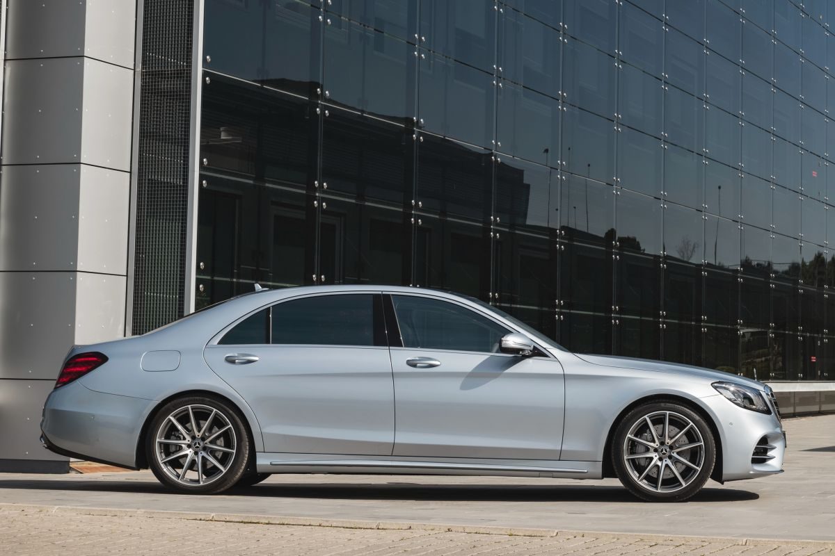 Mercedes-Benz S-Class · Silver — image 4