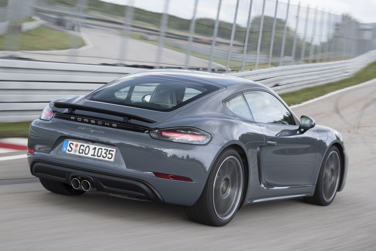 Porsche 718 Cayman · رمادي — الصورة 4
